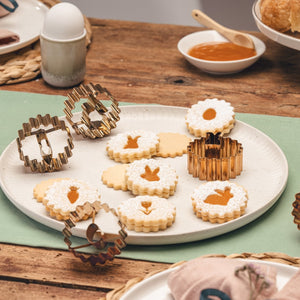DR OETKER Linzerkiszúró álló nyuzsi mintával Vintage