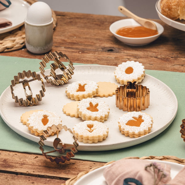 DR OETKER Linzerkiszúró nyuszifej mintával Vintage
