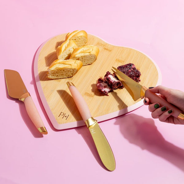 PARIS HILTON Sajtkés készlet vágódeszkával 4 részes 