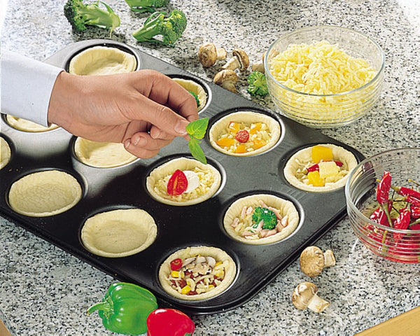 ZENKER SPECIAL COUNTRIES Pizzasütő lap két kiszúróval