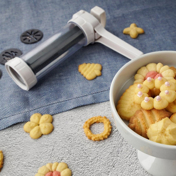 DR OETKER Kekszkinyomó és dekoráló szett 23 részes