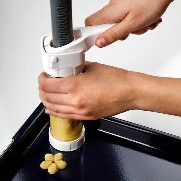 DR OETKER Kekszkinyomó és dekoráló szett 23 részes