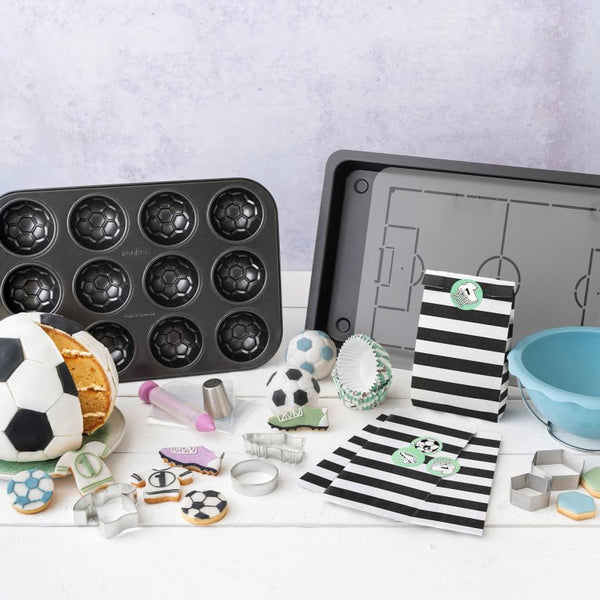 ZENKER Süteménykiszúró szett foci mintában 3 részes