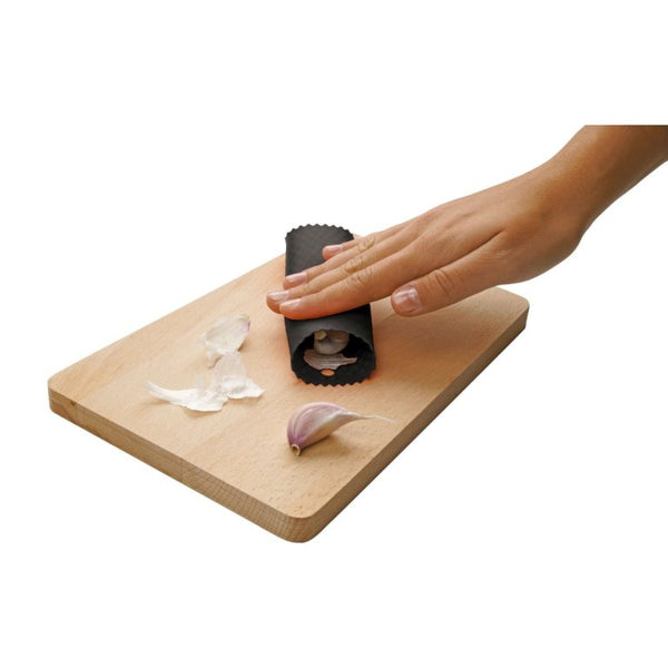 CHEFKOCH trifft Fackelmann Fokhagymatisztító henger szilikon