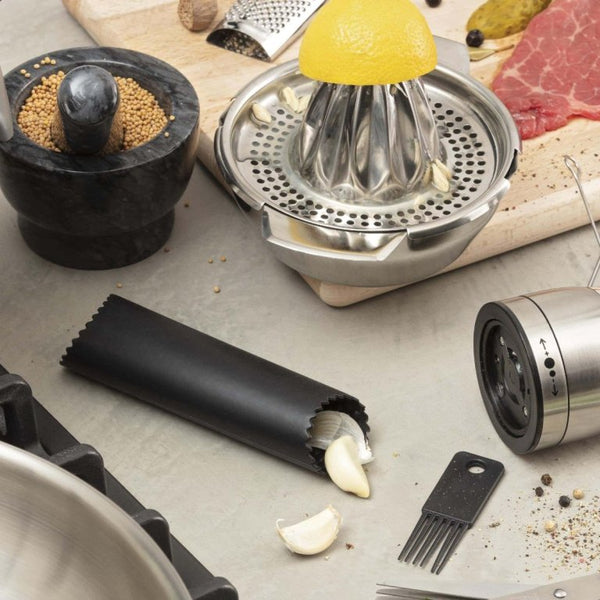 CHEFKOCH trifft Fackelmann Fokhagymatisztító henger szilikon