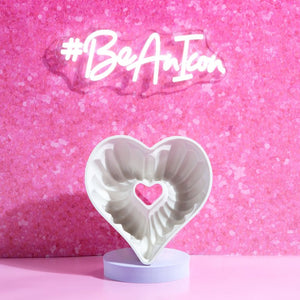 PARIS HILTON Szívalakú sütőforma