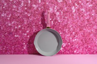 PARIS HILTON Serpenyő kerámiaval erősített 28 cm