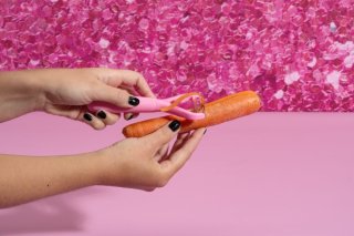 PARIS HILTON Hámozó és kés szett